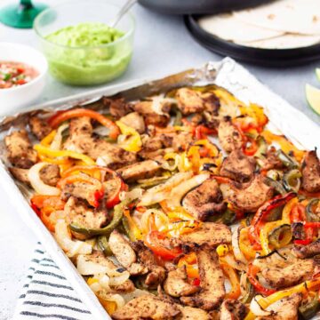 sheet pan chicken fajitas