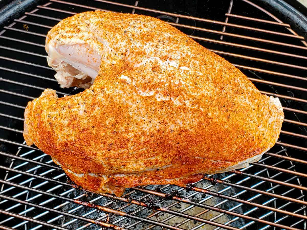 https://disheswithdad.com/wp-content/uploads/2020/11/smoked-turkey-02.jpg